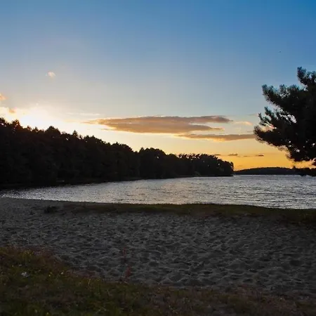 Dom Caloroczny Nad Jeziorem Sawinda