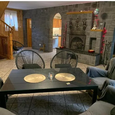 Holiday home Dom Caloroczny Nad Jeziorem Sawinda