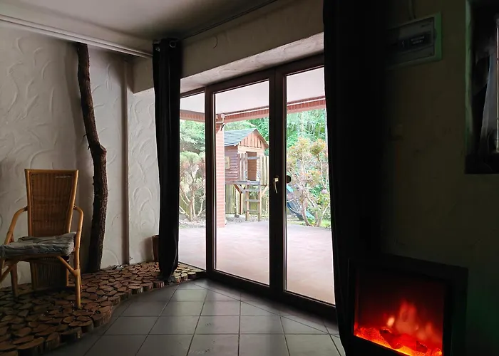 Holiday home Dom Caloroczny Nad Jeziorem Sawinda